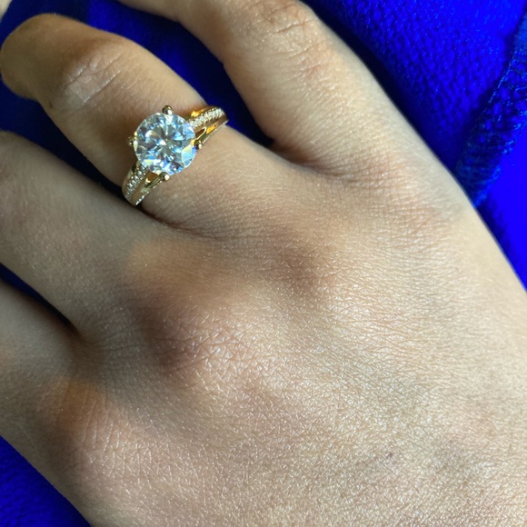 New Engagement Moissanite Diamond 18k Solid Gold 3.4 Carat Moissanite Diamond. - Picture 3 of 6